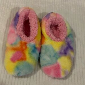 Snooki’s House Shoes small 5-6 tye dye